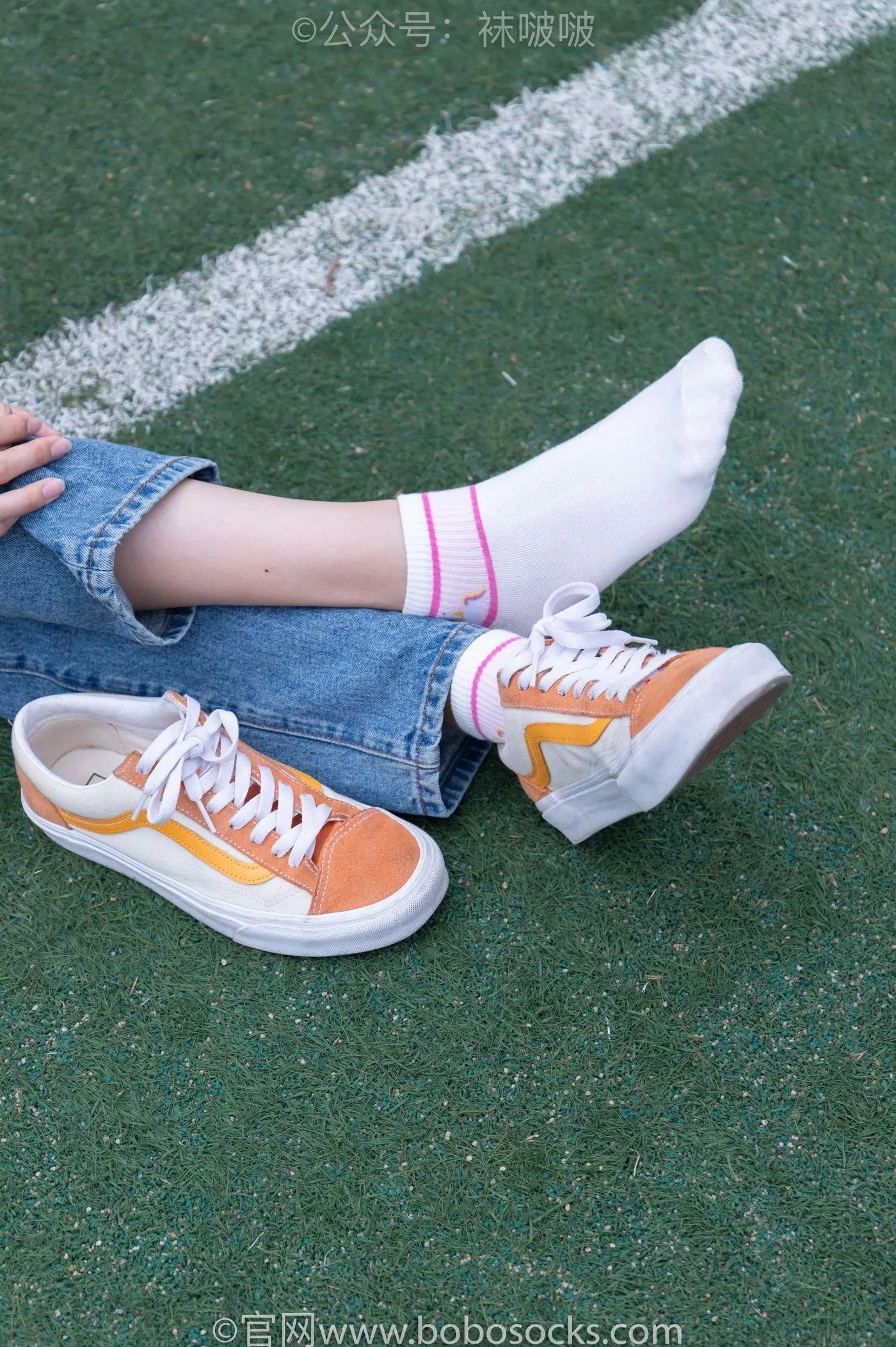 [BoBoSocks袜啵啵]NO.004 泡芙-vans帆布鞋、白棉袜、裸足 [127P]插图